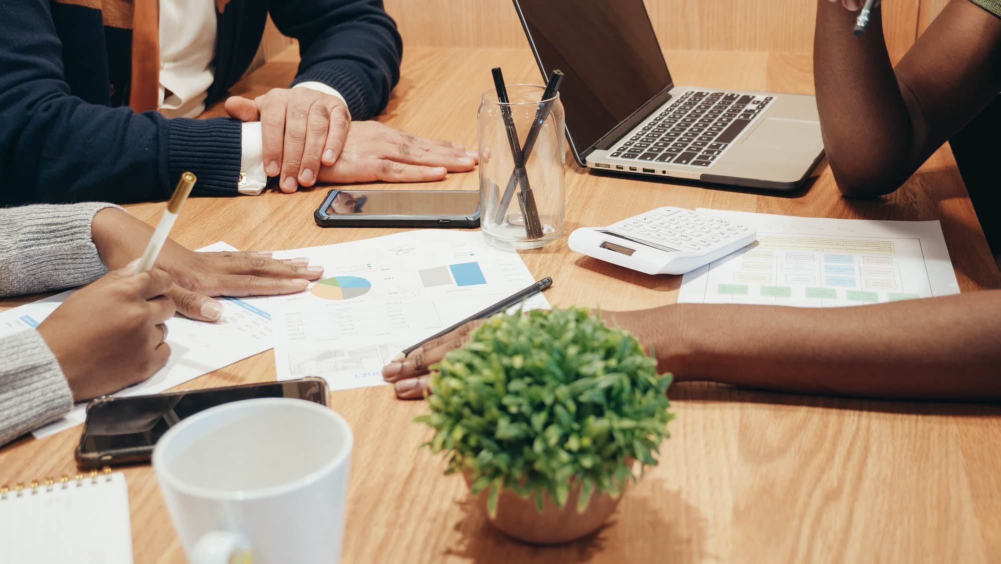 Program do prowadzenia firmy: platforma Connecto, Neon, systemy ERP